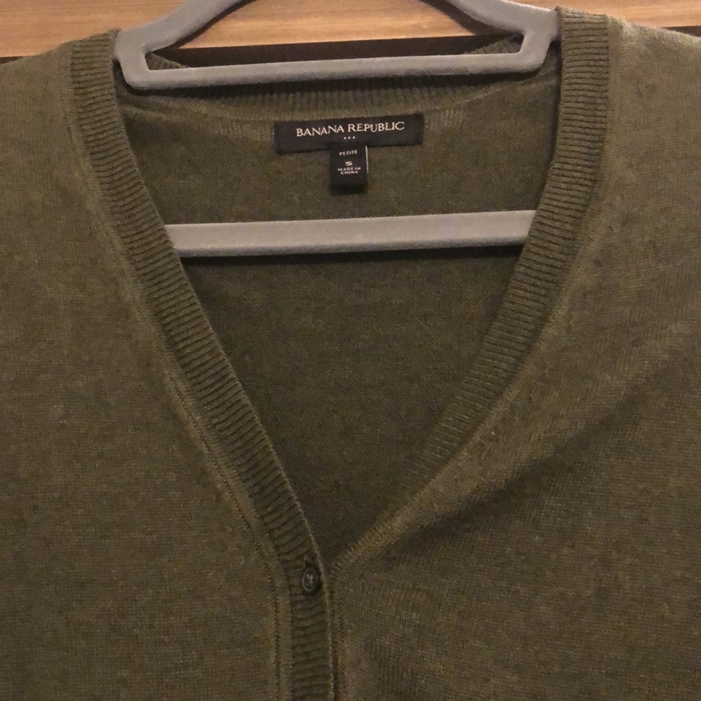 Banana Republic Small Olive Green Cardigan - Picture 2 of 4